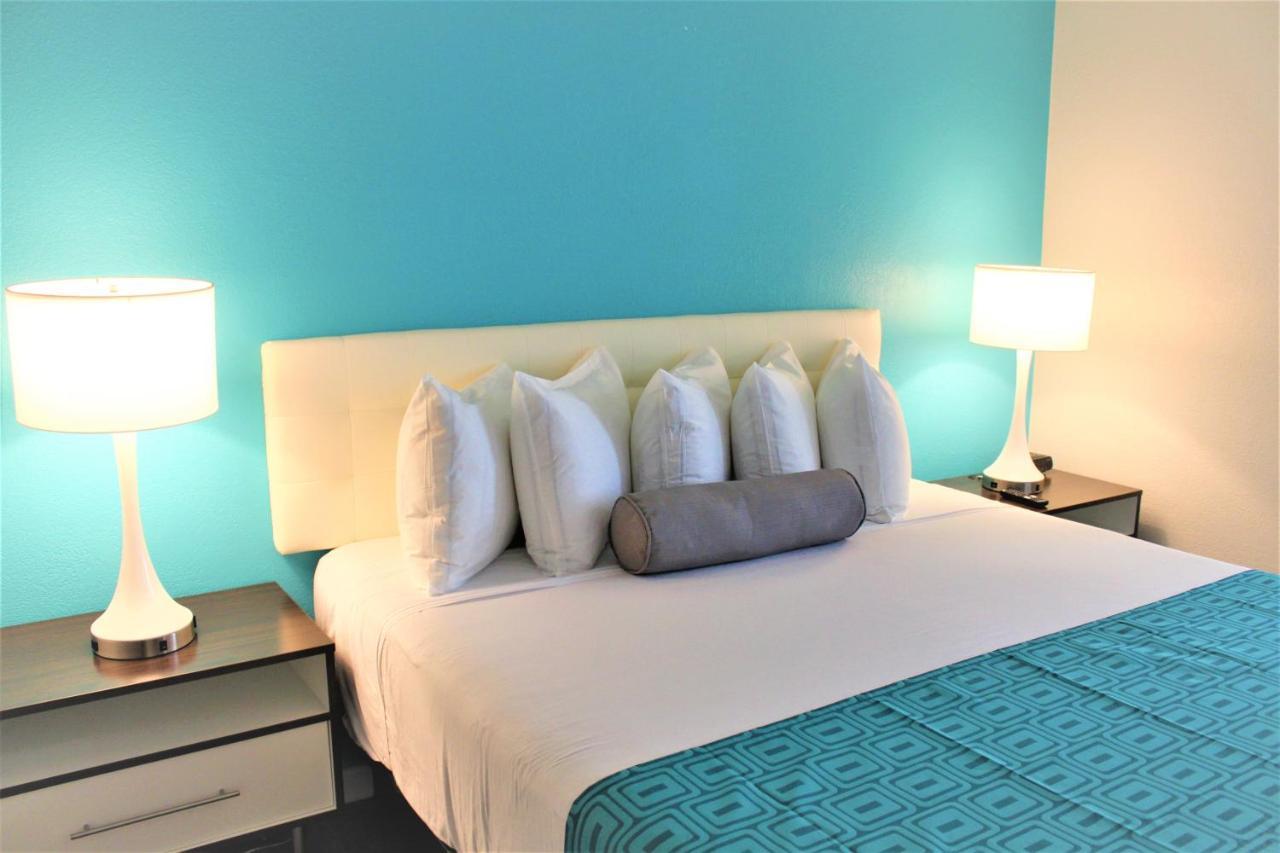 Howard Johnson By Wyndham San Diego Bayfront Hotel 2*