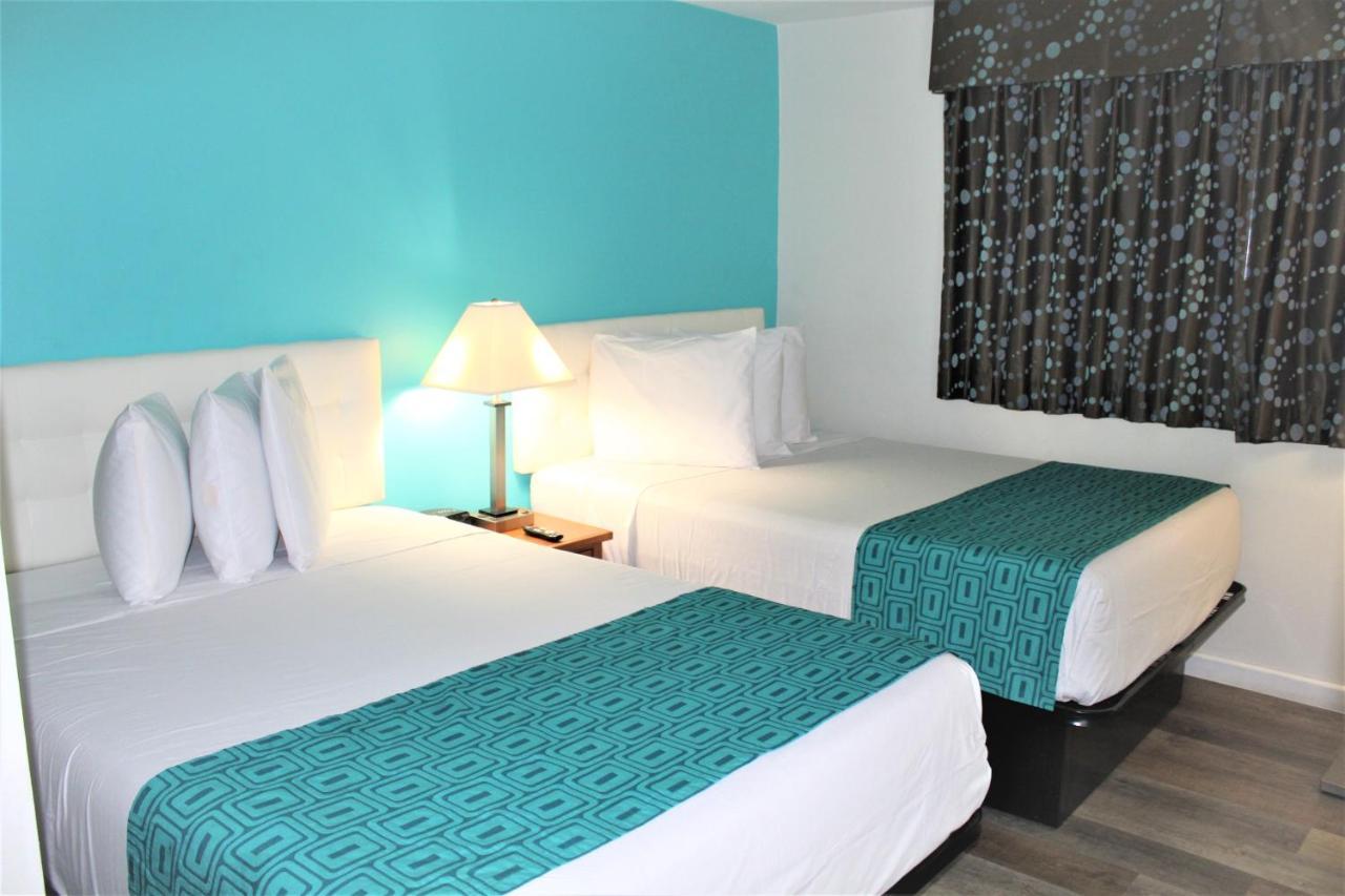 Howard Johnson By Wyndham San Diego Bayfront Chula Vista