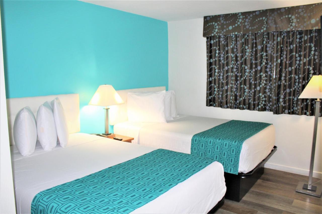 Hotel Howard Johnson By Wyndham San Diego Bayfront 2*