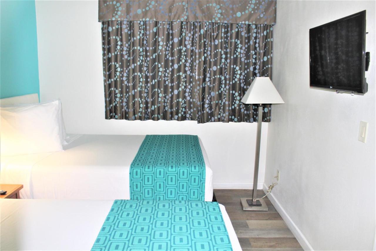 Howard Johnson By Wyndham San Diego Bayfront 2*