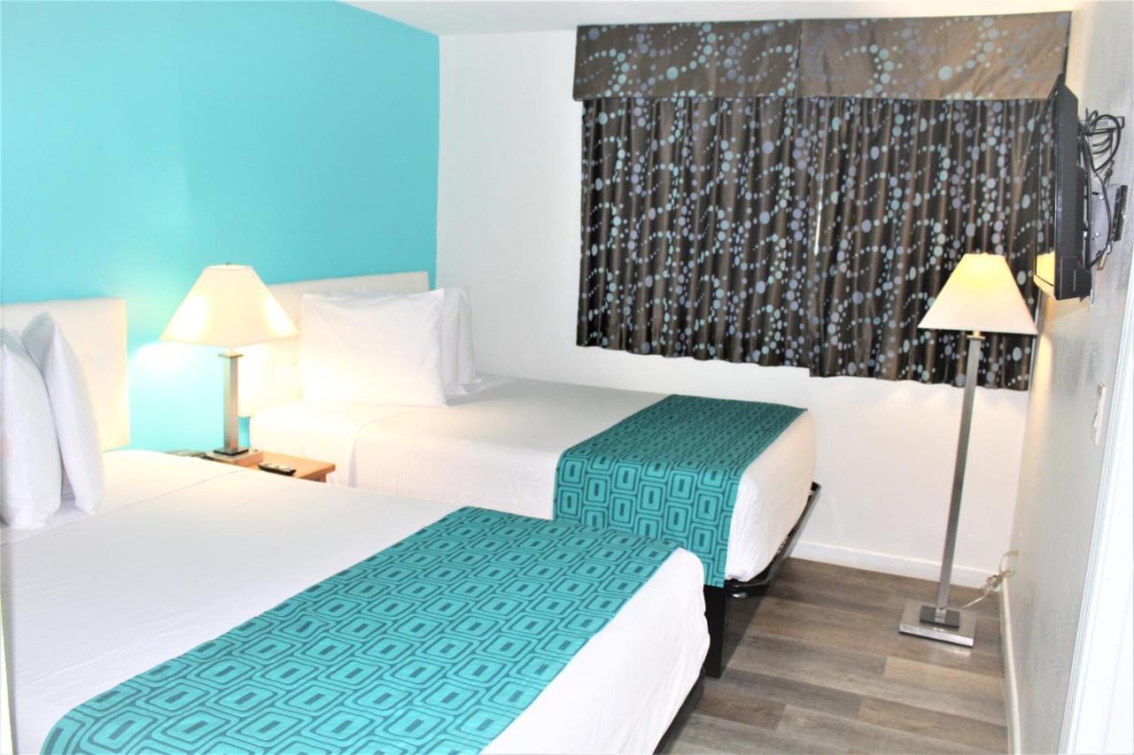 Howard Johnson By Wyndham San Diego Bayfront Hotel 2*