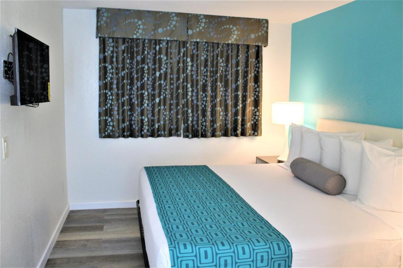 Hotel Howard Johnson By Wyndham San Diego Bayfront