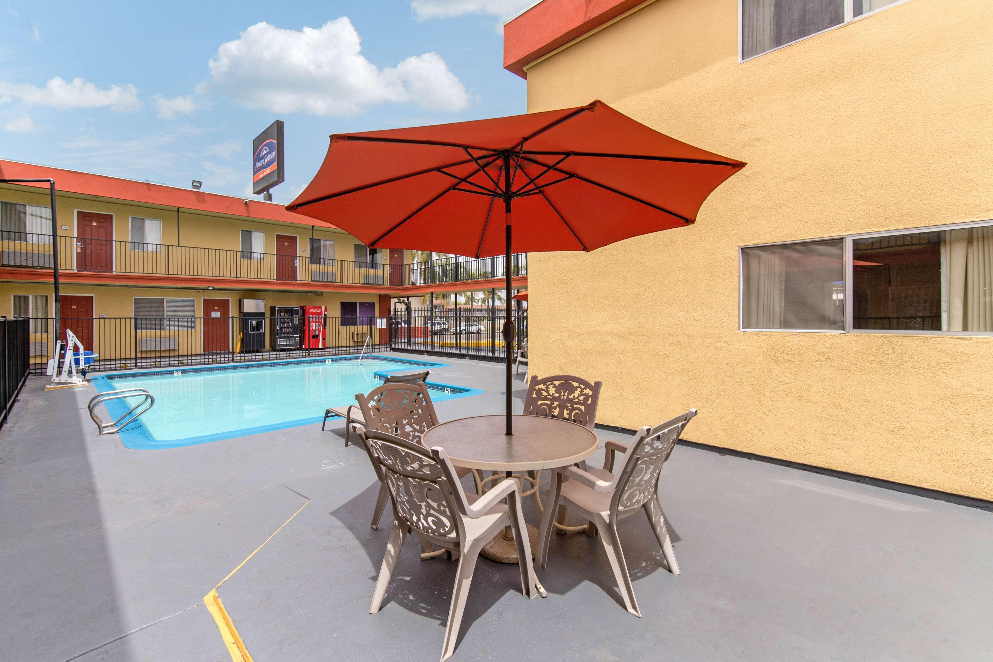 Howard Johnson By Wyndham San Diego Bayfront Chula Vista