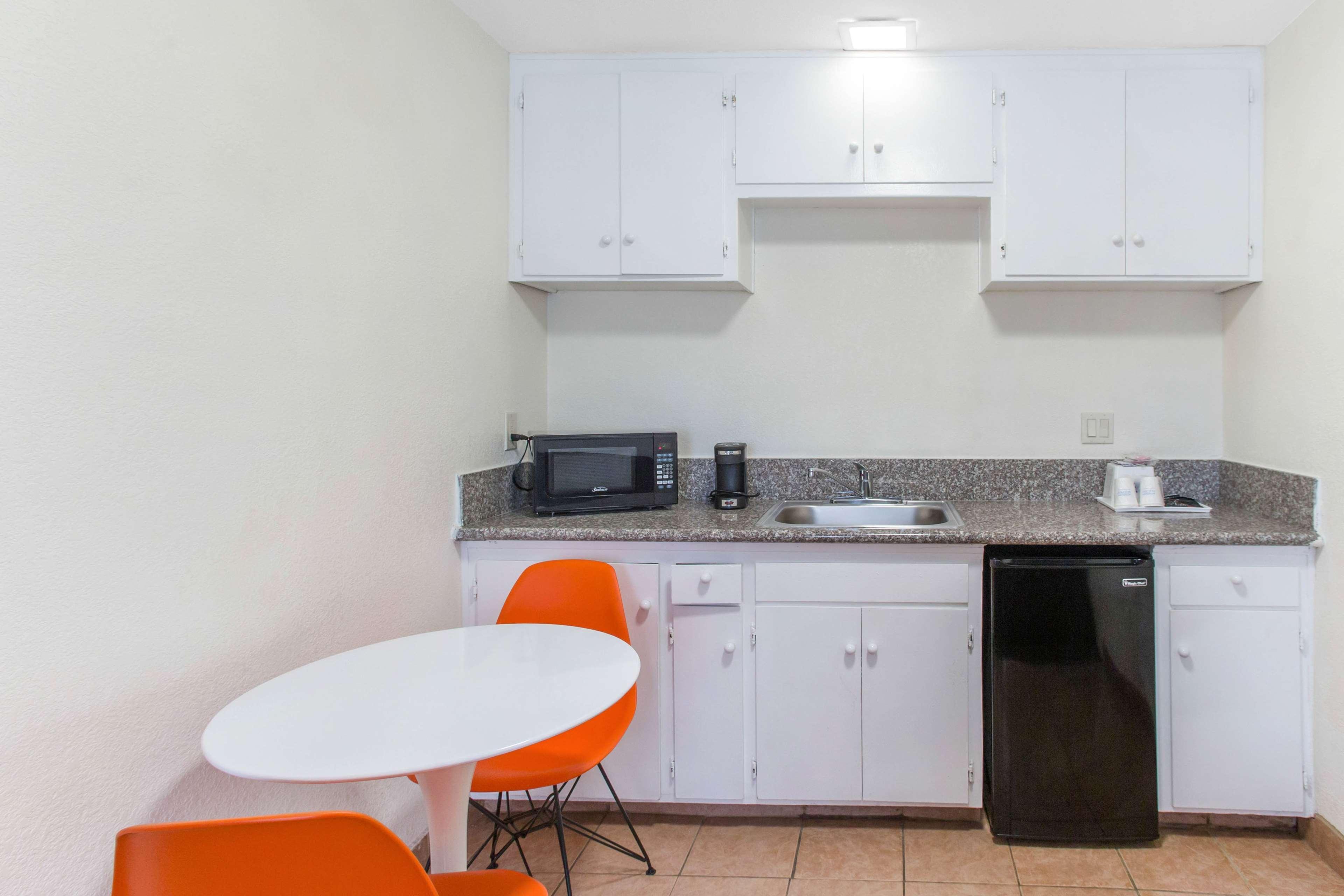 Howard Johnson By Wyndham San Diego Bayfront 2* Chula Vista