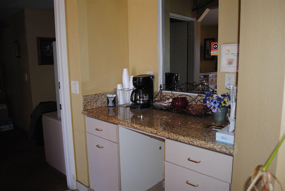 Hotel Howard Johnson By Wyndham San Diego Bayfront Chula Vista