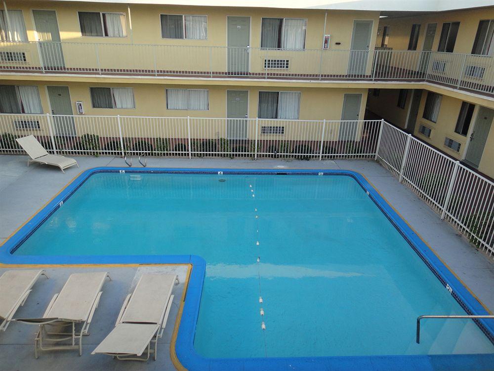 Howard Johnson By Wyndham San Diego Bayfront
