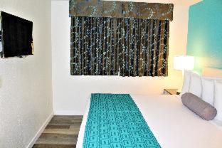 Howard Johnson By Wyndham San Diego Bayfront Hotel Chula Vista