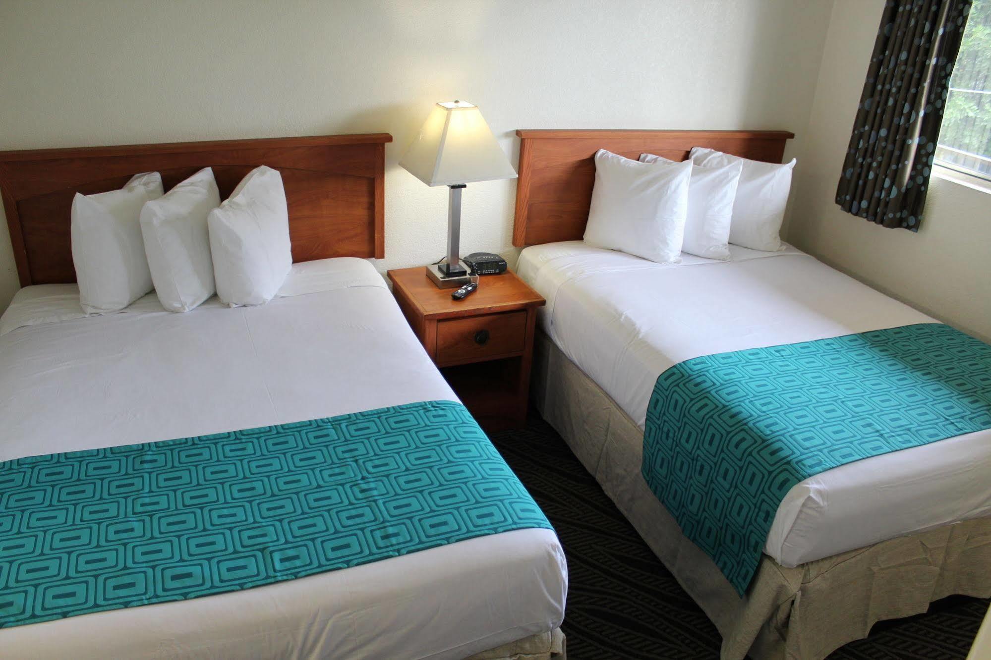 Howard Johnson By Wyndham San Diego Bayfront Hotel Chula Vista